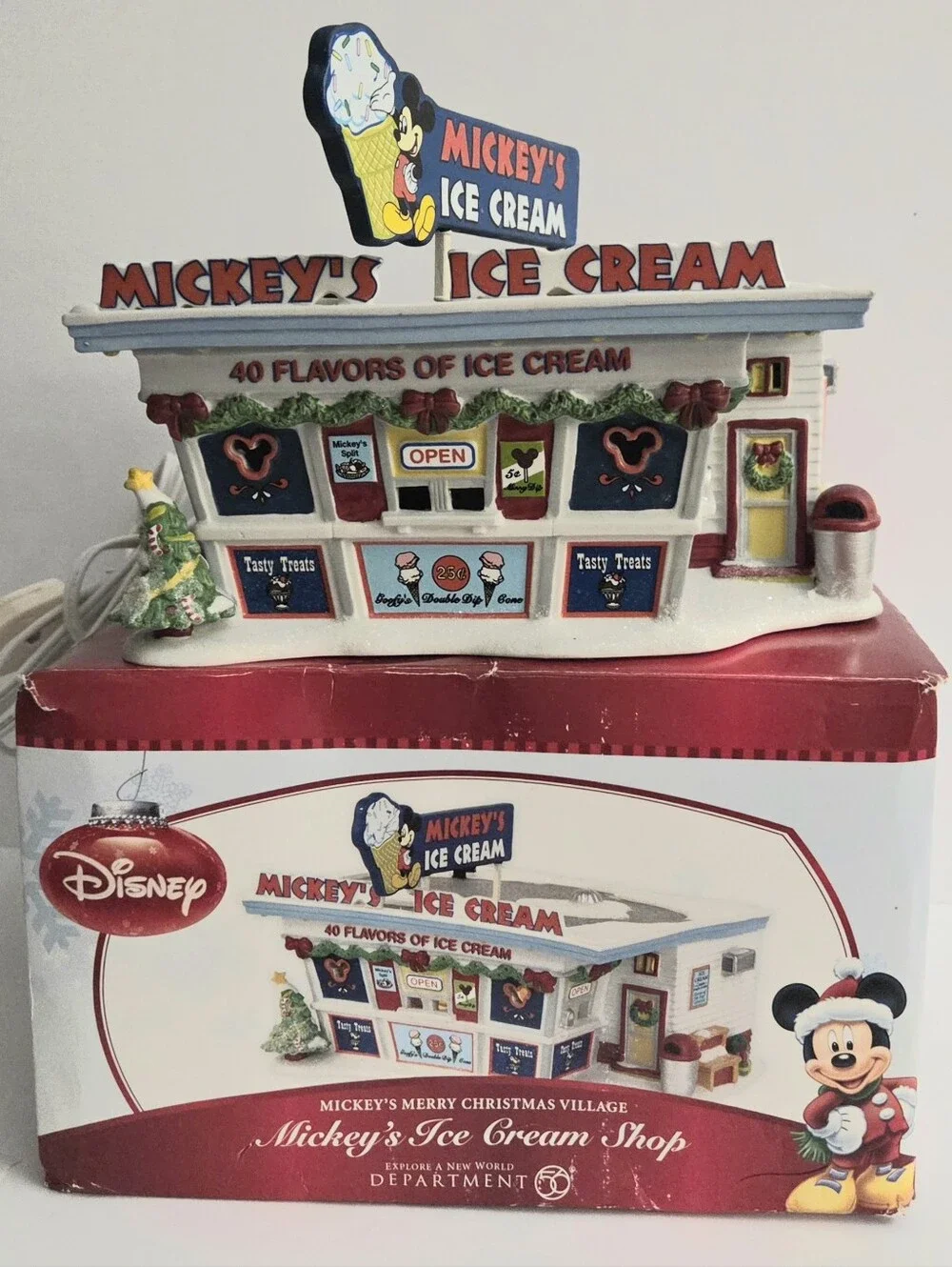 DEPT 56 DISNEY MICKEY'S MERRY CHRISTMAS VILLAGE MICKEY'S ICE CREAM SHOP